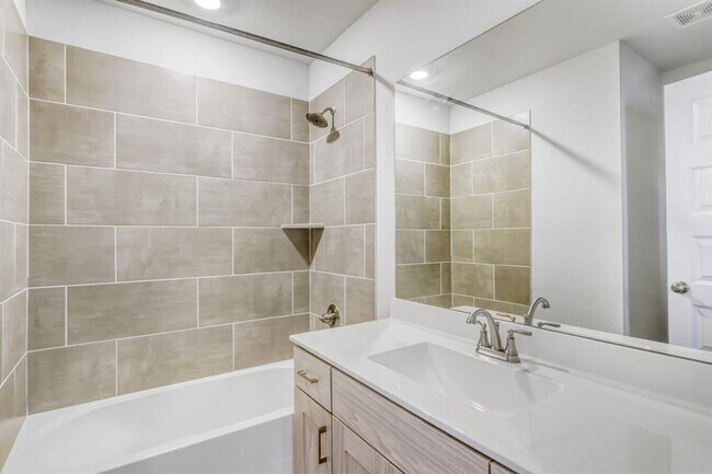 Building Photo - 315 Garner Dr