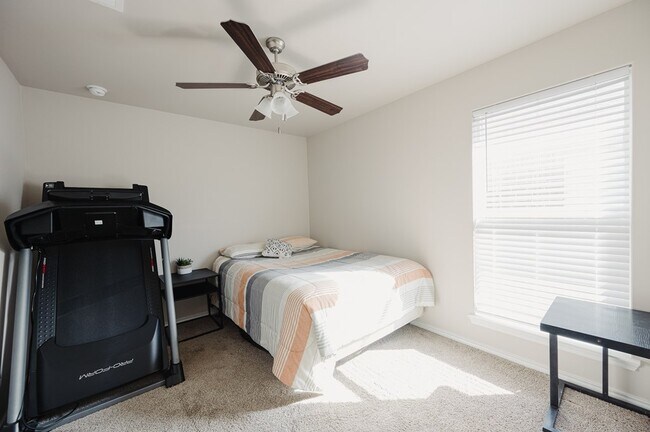 Building Photo - 9007 Antelope Ave