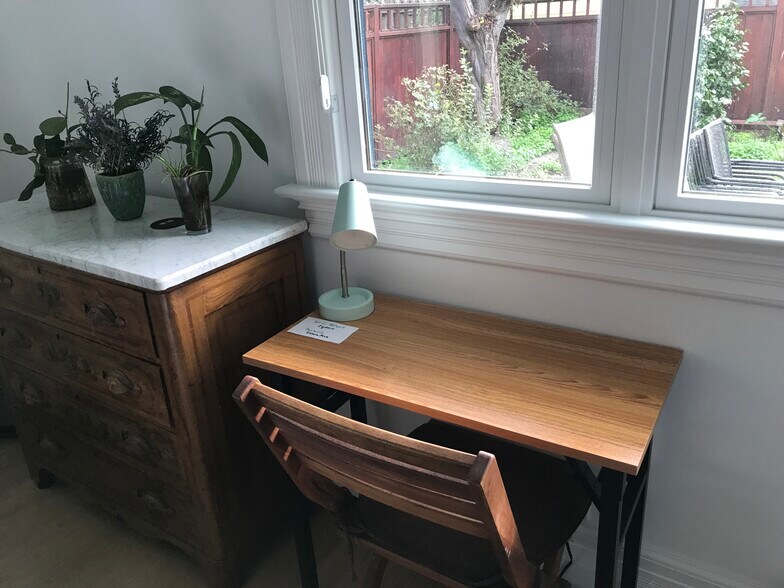 Building Photo - 932 Delaware St