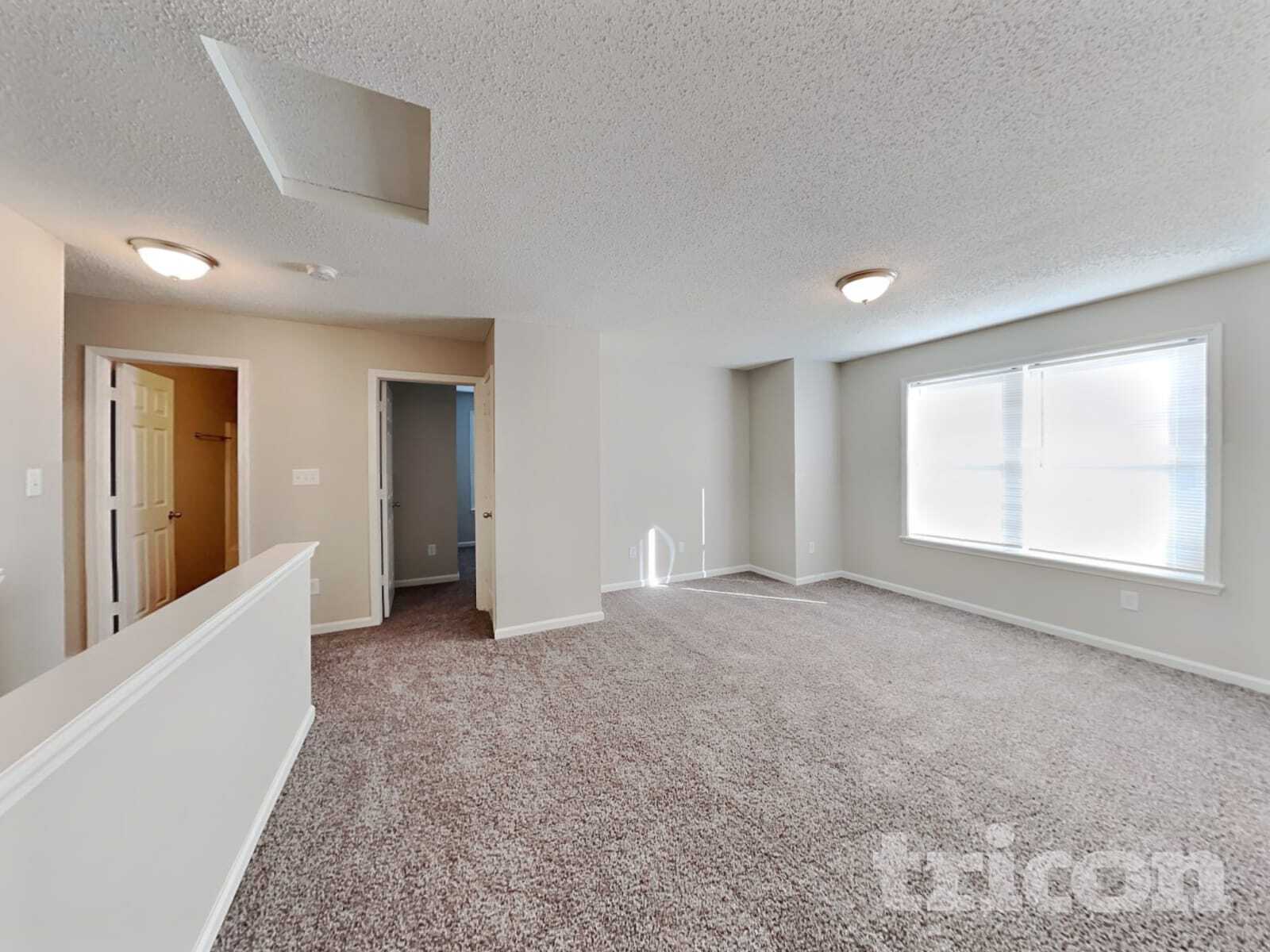 Building Photo - 4279 Round Lake Bend