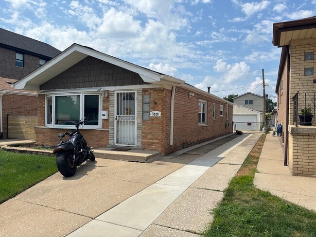 Building Photo - 5920 S Meade Ave