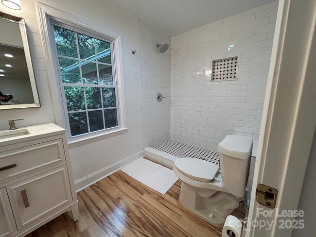 Building Photo - 10316 Whitethorn Dr