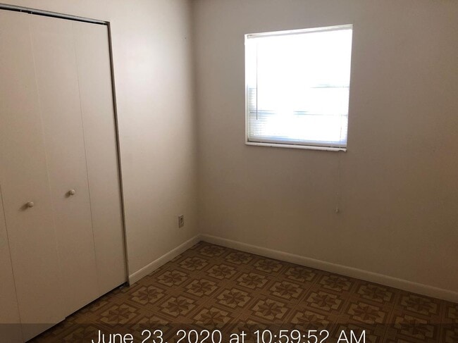 Building Photo - 2804 St Johns Ave