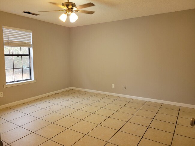 Building Photo - 1/2 off one month!!! Section 8 accepted!!! "Charming 2-Bedroom Haven in the Heart of Decatur – Yo...