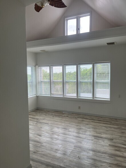 Building Photo - 3315 NW 50th St
