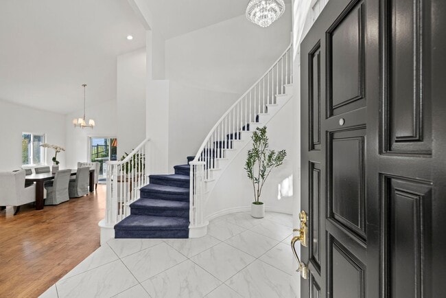 Building Photo - 287 Golden Fern Ct