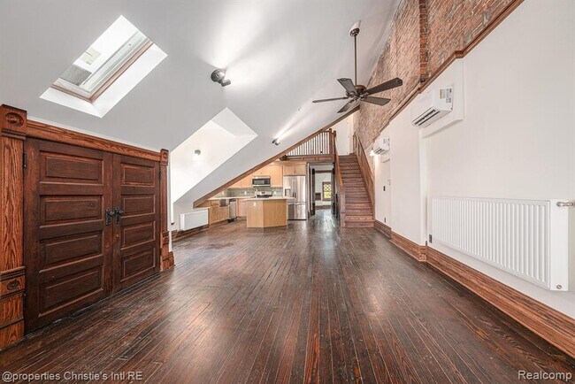 Building Photo - 701 W Canfield St