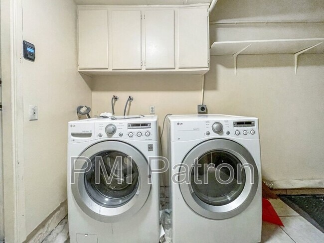 Building Photo - 11802 Los Alisos Cir