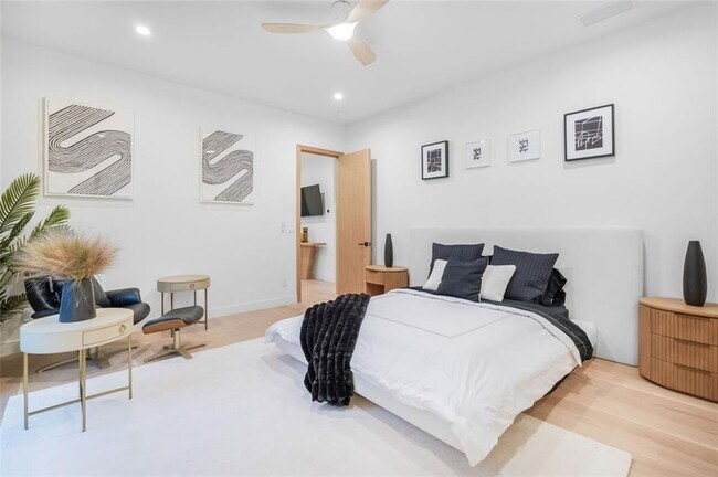 Building Photo - 1736 Cox Rd