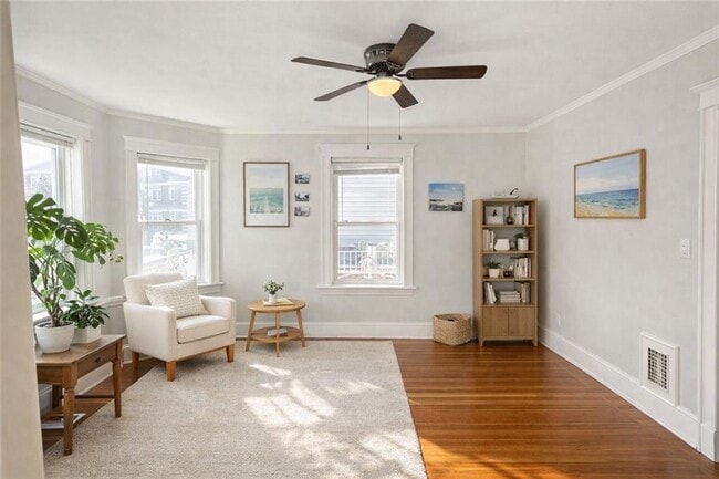 Building Photo - 22 Mayflower St