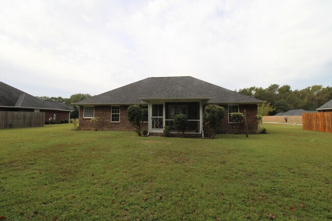 Building Photo - 2105 Hobbit Way