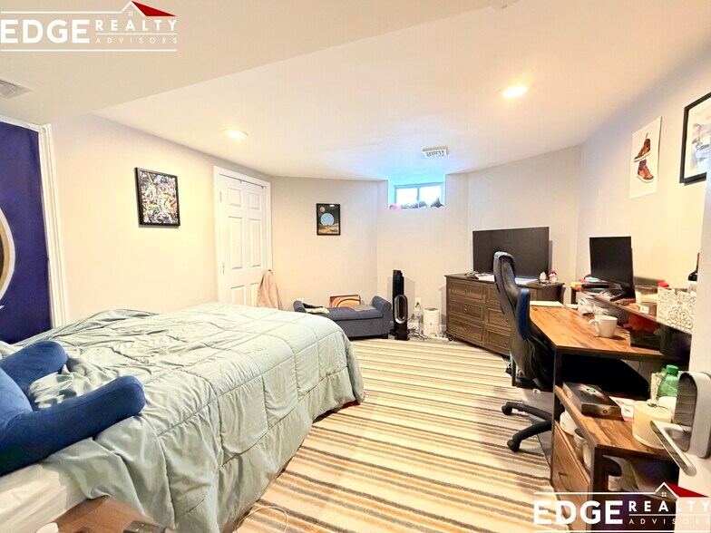 Building Photo - 62 Quint Ave