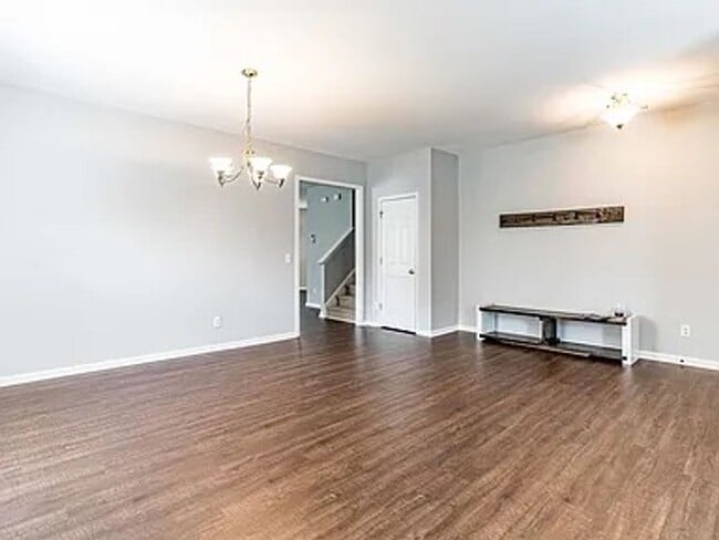 Building Photo - Stunning 4BD, 2.5BA Raleigh Home in the Prestigious Eagle Ridge Golf Community with Premier Ameni...