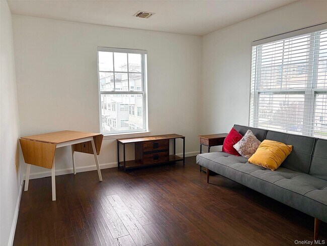 Building Photo - 70-24 Sandy Dune Way