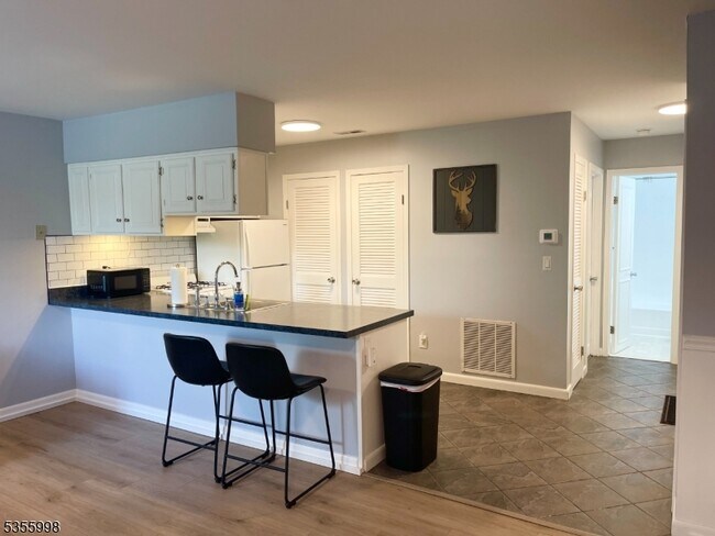 Building Photo - 1 Deer Valley Ln