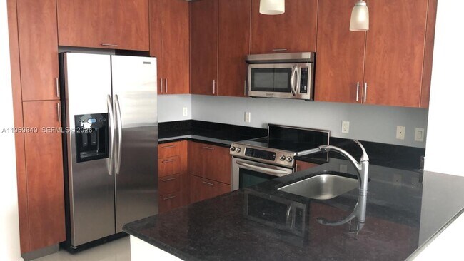 Building Photo - 315 NE 3rd Ave