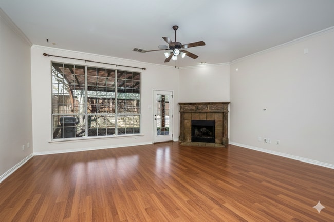 Building Photo - 1281 Golf Club Dr