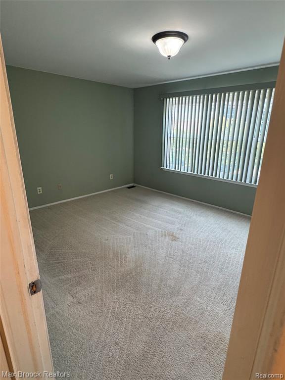 Building Photo - 35865 Ashford Dr