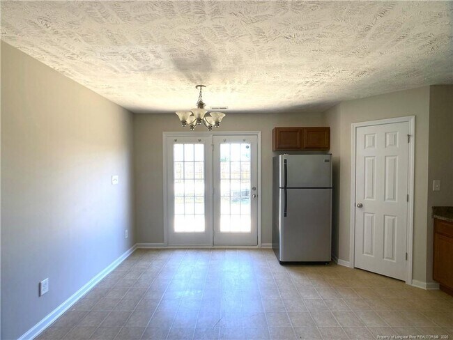 Building Photo - 1604 Kershaw Loop
