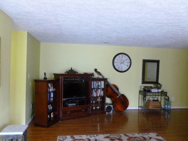 Building Photo - 5610 Avonshire Pl