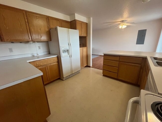 Building Photo - 3 Bedroom 2.5 Bath Dayton OR