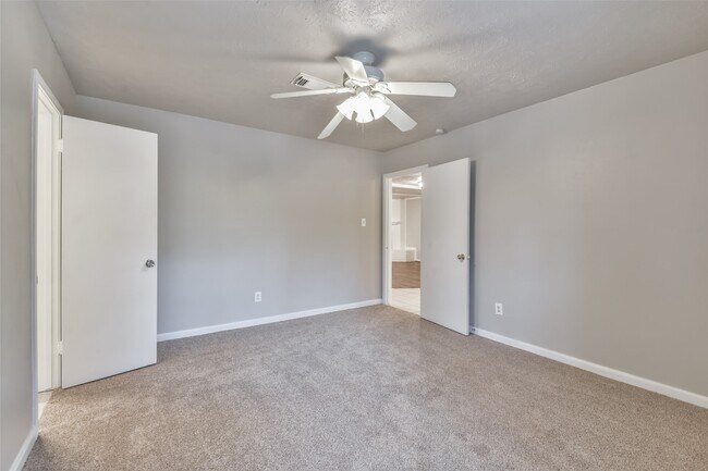 Building Photo - 25726 Timber Lakes Dr