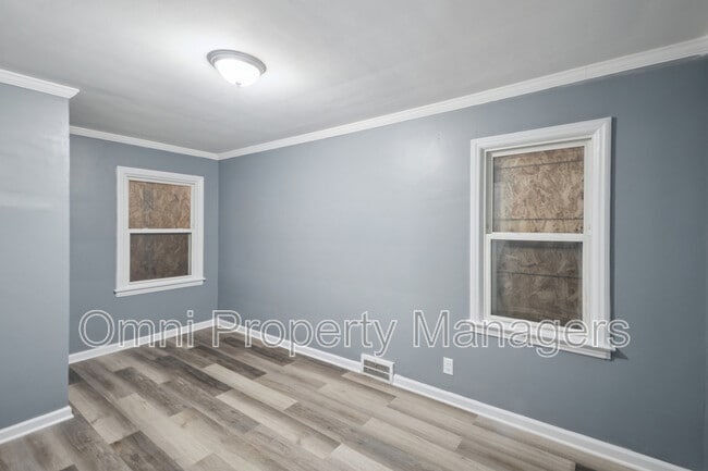 Building Photo - 10366 Roxbury St