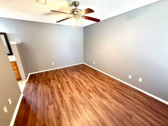 Building Photo - 5322 Medical Dr