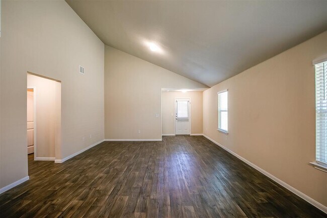 Building Photo - 15008 Custis Ln