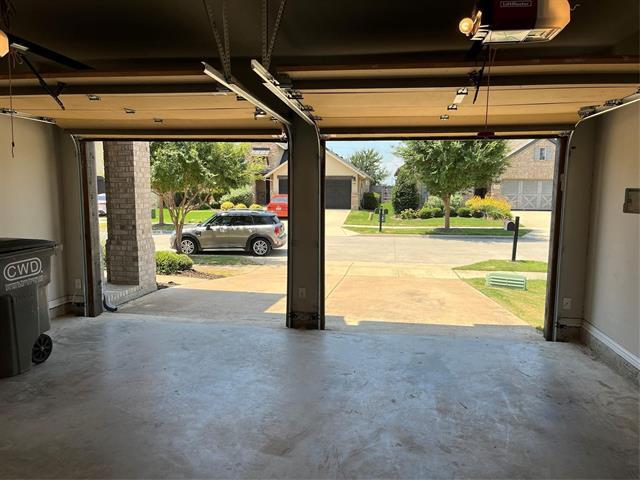 Building Photo - 713 Field Crossing