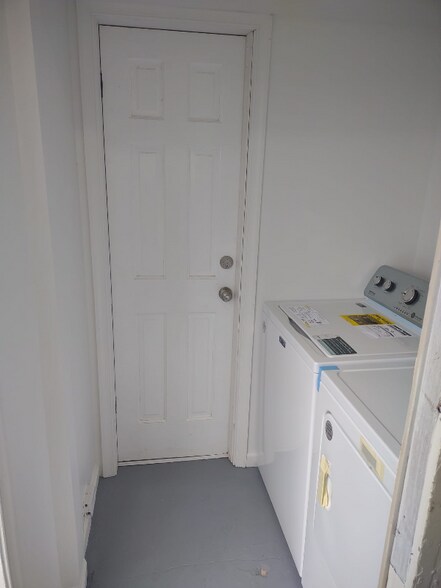 Building Photo - 4630 New Hampshire Ave NW