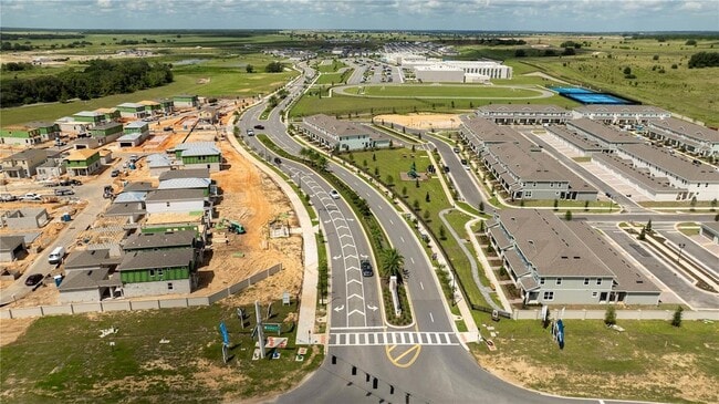 Building Photo - 16350 Hamlin Vw St