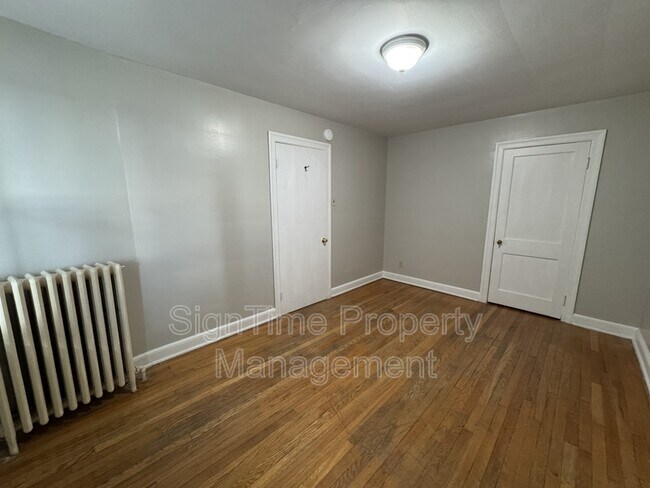 Building Photo - 63 Broadway