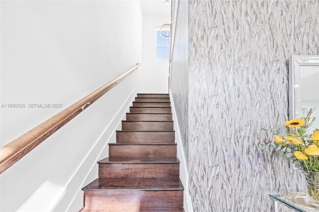 Building Photo - 6933 NW 104th Ct