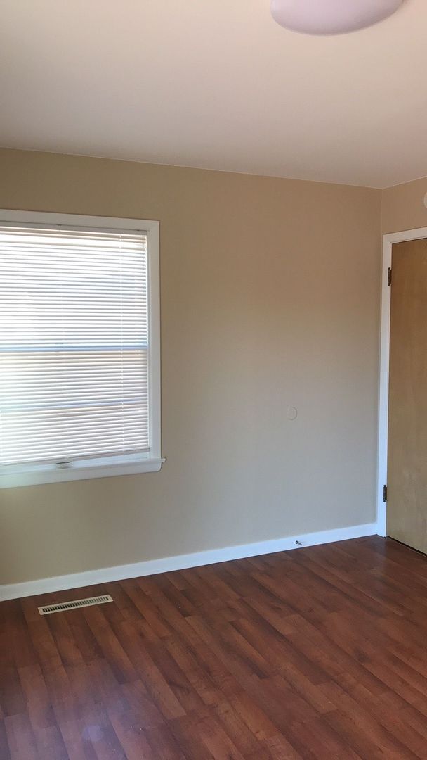 Building Photo - 2 Bedroom 2 Bath House with detached Garage