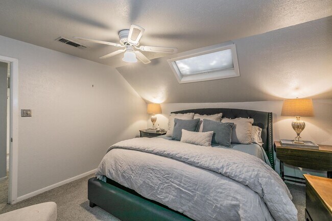 Building Photo - Charming Bungalow - Arlington Heights