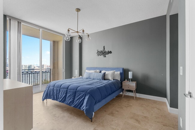 Building Photo - 550 Okeechobee Blvd