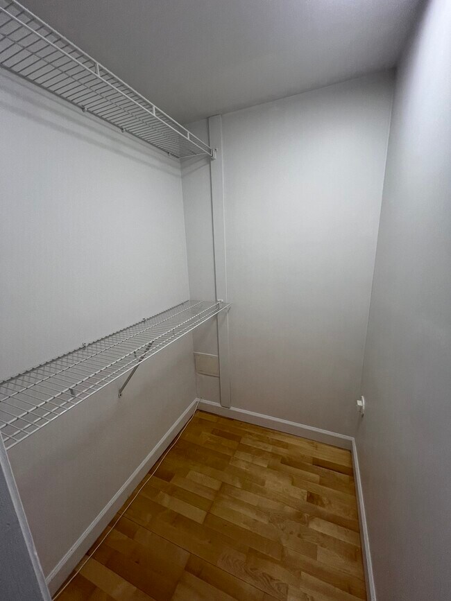 Building Photo - 2426 N Kennicott Dr