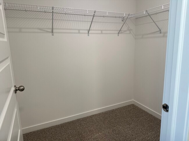 Building Photo - 2428 Semillon St