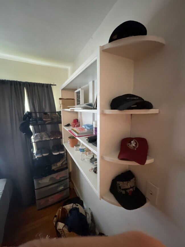 Building Photo - Great 1 bedroom near FSU