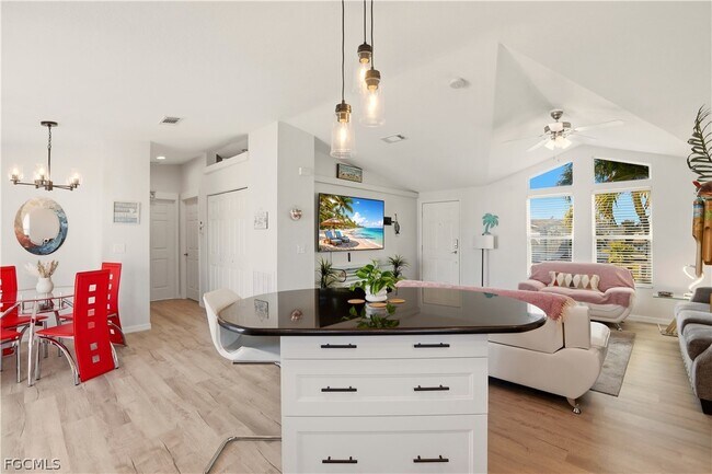 Building Photo - 158 Nanaimo Trail