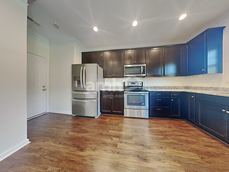 Building Photo - 8119 Cambridge Reserve Dr