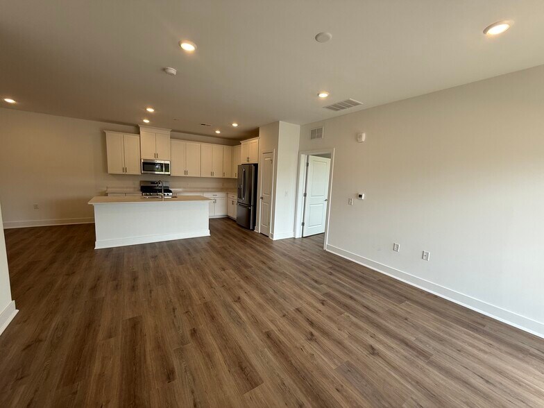 Building Photo - 2108 Jacob Francis Way