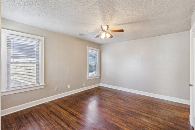 Building Photo - 1220 NW 43rd St