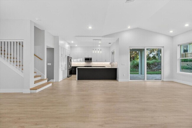 Building Photo - 207 Athens St