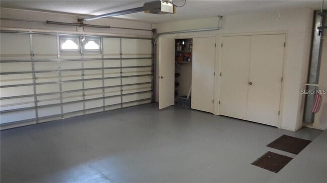 Building Photo - 7337 Oak Moss Dr