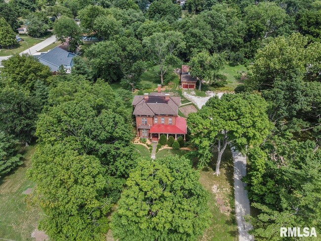 Building Photo - 500 Old Tipton School Rd