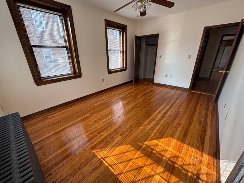 Building Photo - 240 Kelton St