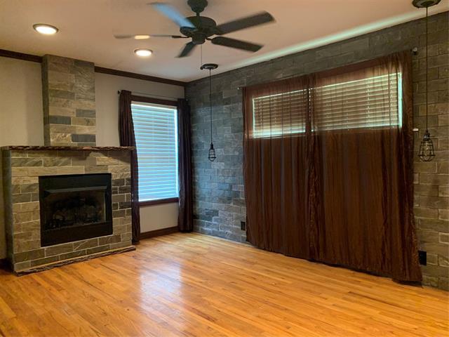 Building Photo - 1012 S Maurice Ave