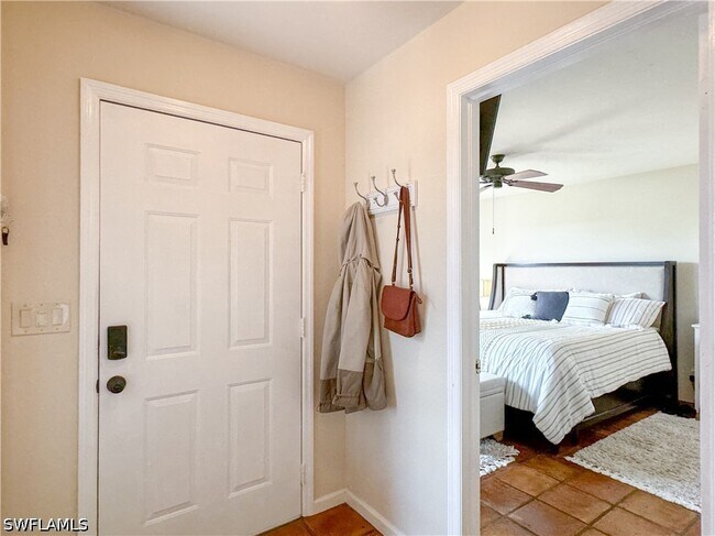 Building Photo - 1042 Oak Forest Dr